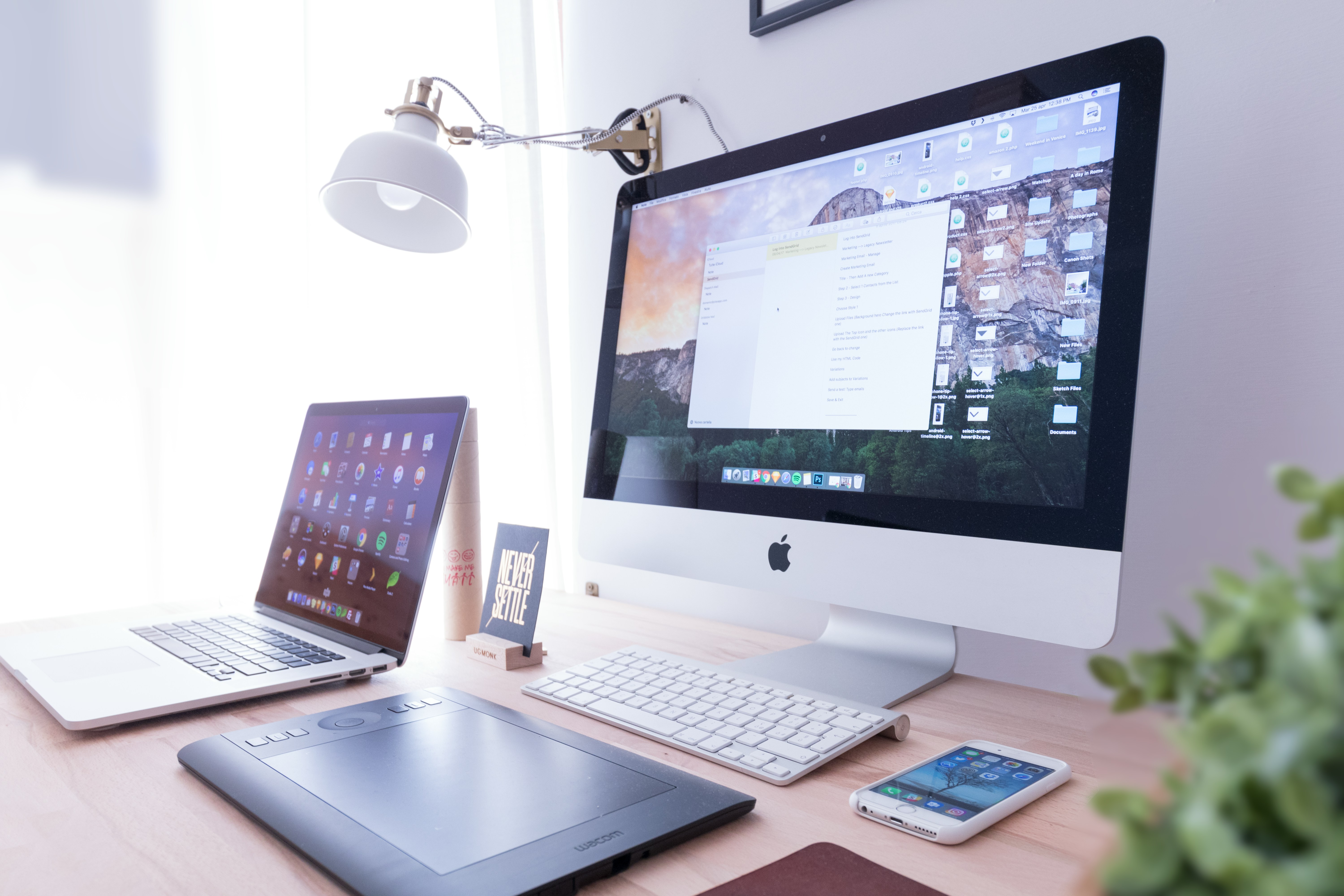 Modern web development workspace showing Chicago digital studio Built by Dakic creating fast, responsive websites